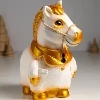 Копилка "Конь в пальто" 22,5х18х13 см, белый с золотом Копилка "Конь в пальто" 22,5х18х13 см, белый с золотом