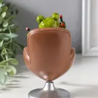 Сувенир полистоун лак "Лягуха показывает средний палец, в кресле" крутится 13х8,7х14 см