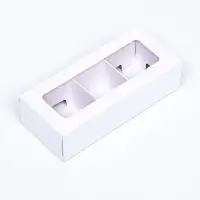 Упаковка с обечайкой для 3 конфет, с окном, белый 13×5×3.3 см