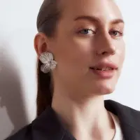 Серьги с жемчугом &laquo;Цветы&raquo;, лёгкие, белые в серебре
