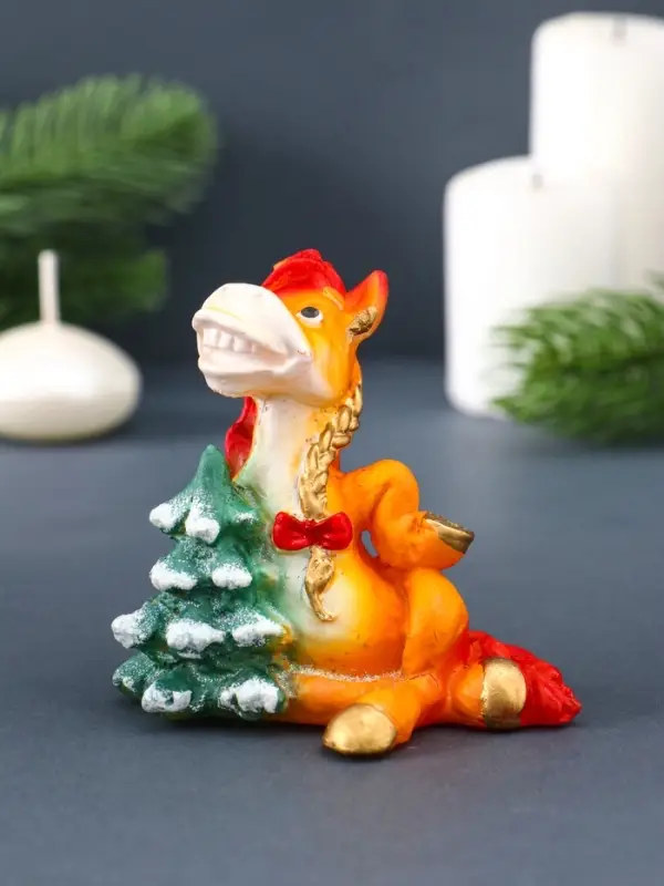 Свеча фигурная "Лошадка с ёлочкой" 8х5,5х8,5 см, цв. золотой