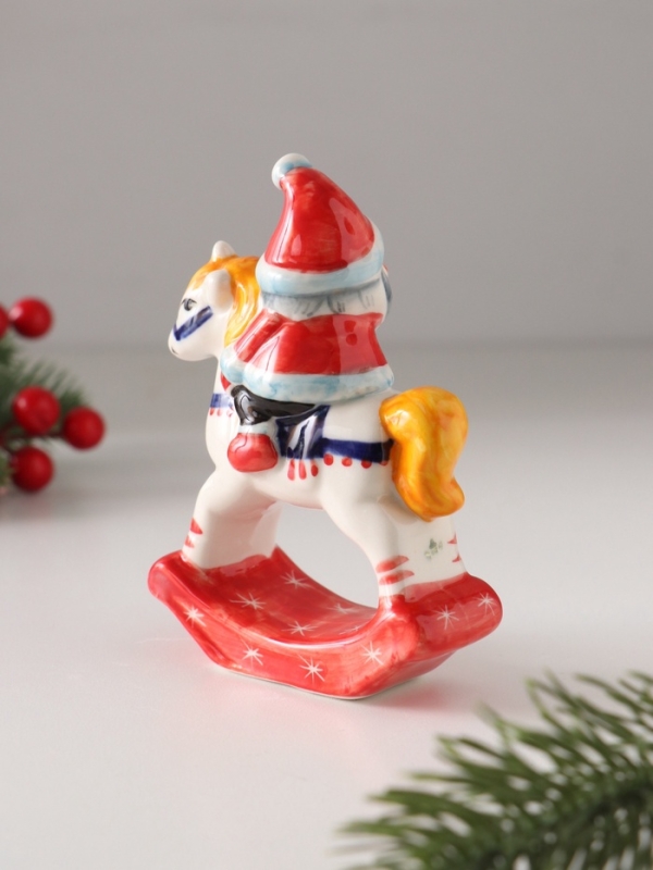 Качалка фарфоровая Качалка фарфоровая "Дед Мороз на единороге", 11 см