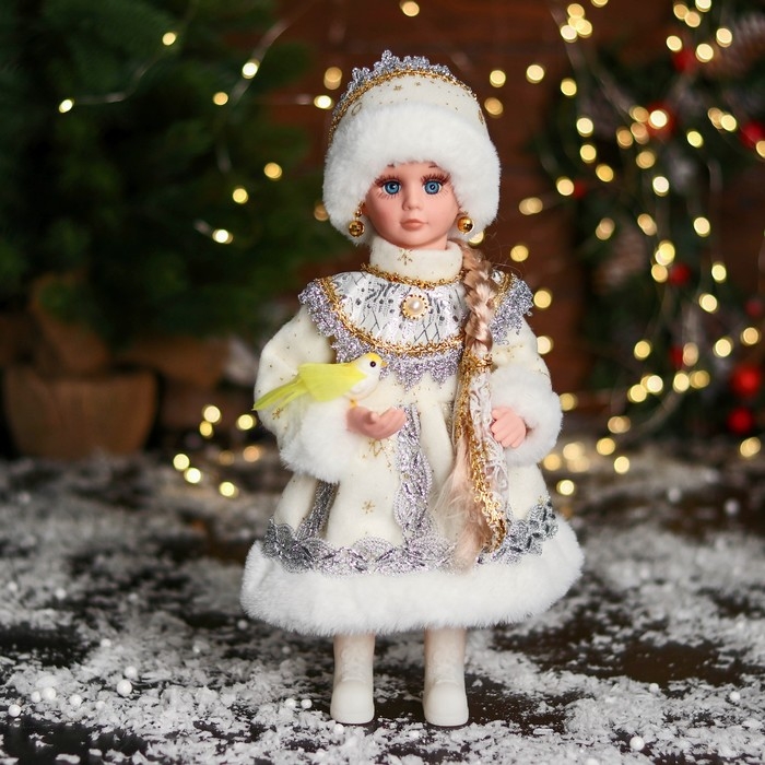 Снегурочка Снегурочка "В шубке с кружевами и бусинкой" 30 см, серебро