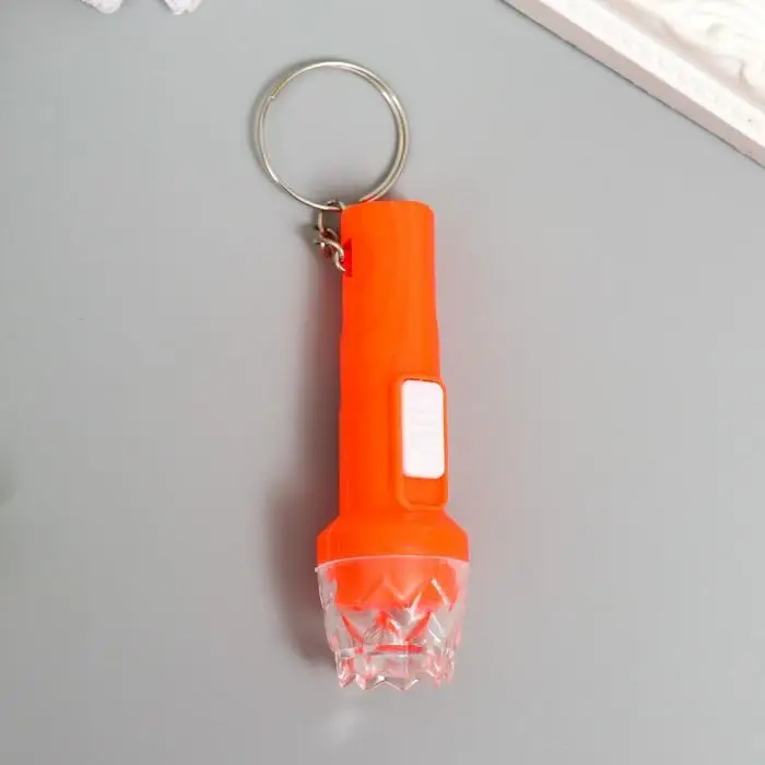 Фонарик брелок для ключей на кольце «Фигурный край», горит, 6.7×2×2 см, МИКС Фонарик брелок для ключей на кольце «Фигурный край», горит, 6.7×2×2 см, МИКС