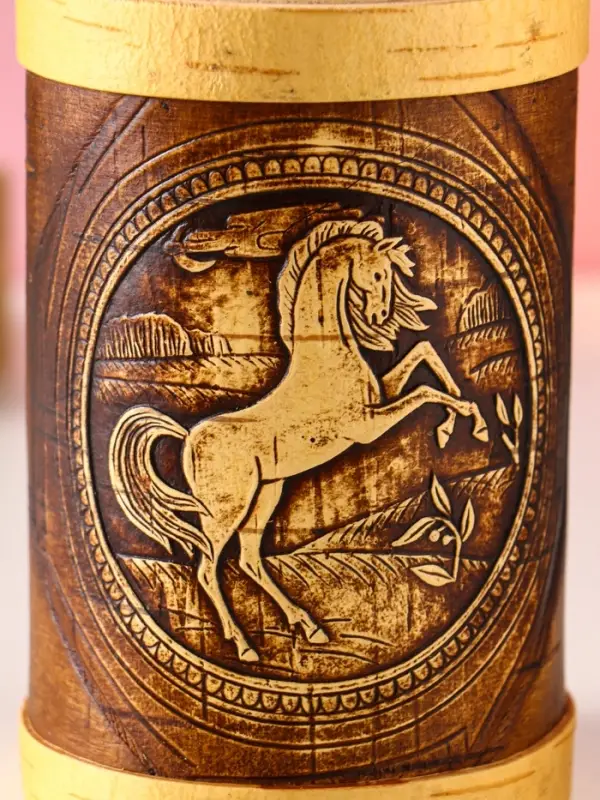 Туес Туес "Конь вороной" d8, высота с хватком 15,5см, береста