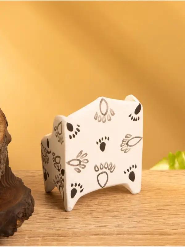 Мебель для кукол &laquo;Кресло со следами&raquo;, 5&times;3&times;7.5 см, дерево, чёрно-белая