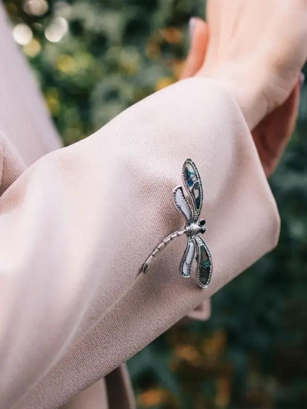 Брошь &laquo;Стрекоза&raquo; ракушка, цветная в чернёном серебре