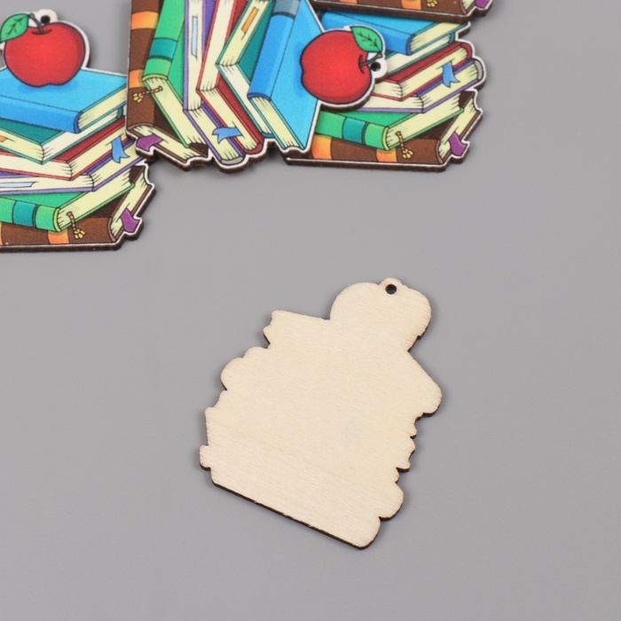 Декор для творчества дерево Декор для творчества дерево "Стопка книг с яблоком" набор 5 шт 4,5х4х0,3 см