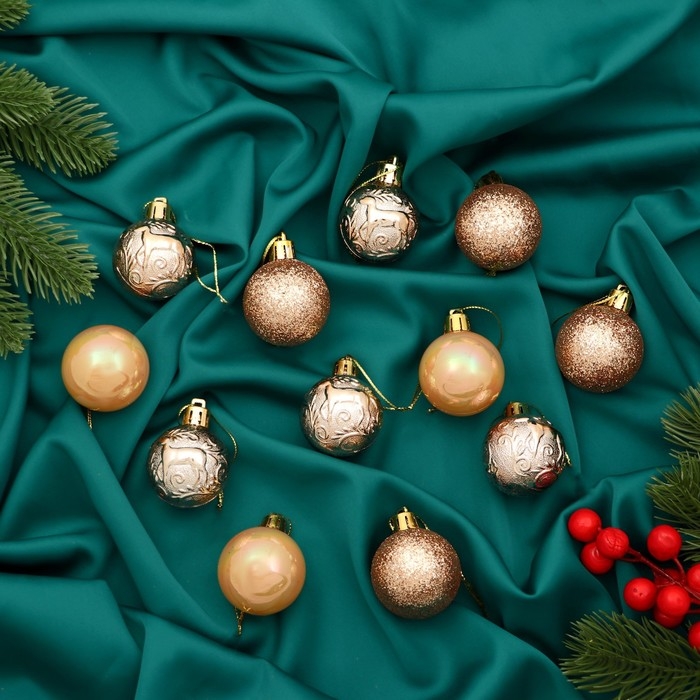 Набор шаров пластик d-4 см, 12 шт Набор шаров пластик d-4 см, 12 шт "Мелодия" узор глянец, золото