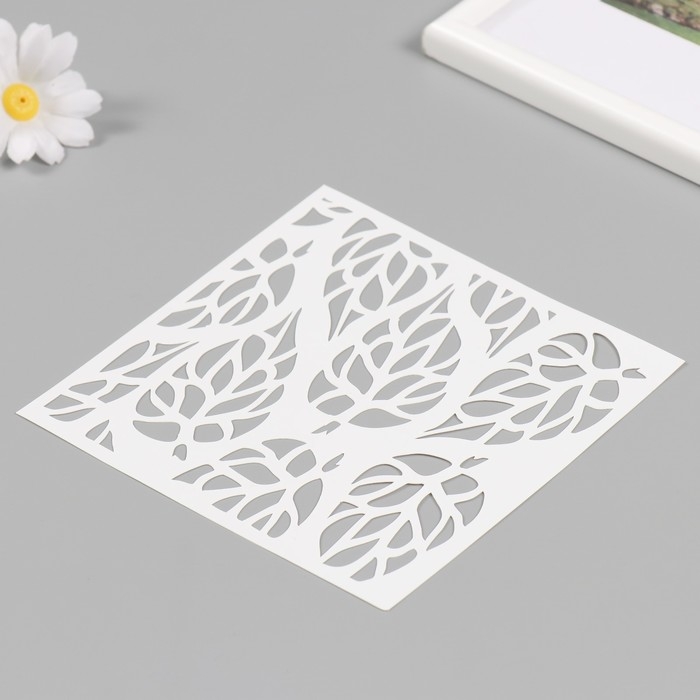 Трафарет пластиковый Трафарет пластиковый "Листья" 15х15 см