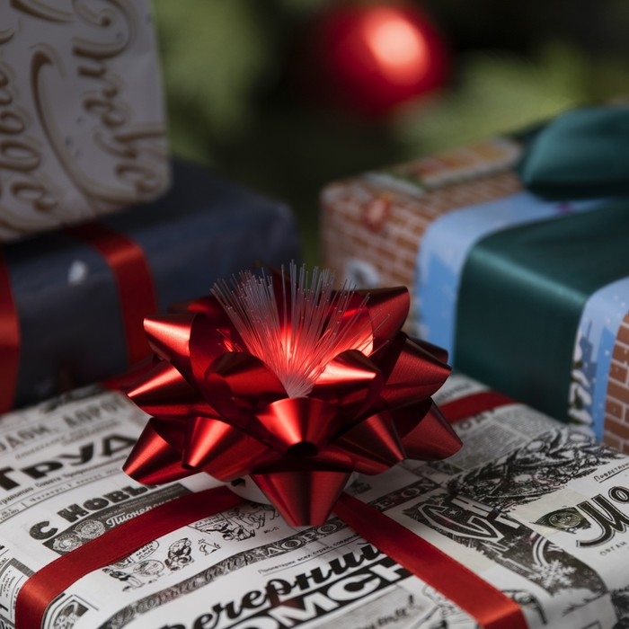 Светодиодная игрушка «Бант-звезда» 9 × 6 × 9 см, батарейки LR44х3 (в комплекте), свечение мульти, красная Светодиодная игрушка «Бант-звезда» 9 × 6 × 9 см, батарейки LR44х3 (в комплекте), свечение мульти, красная