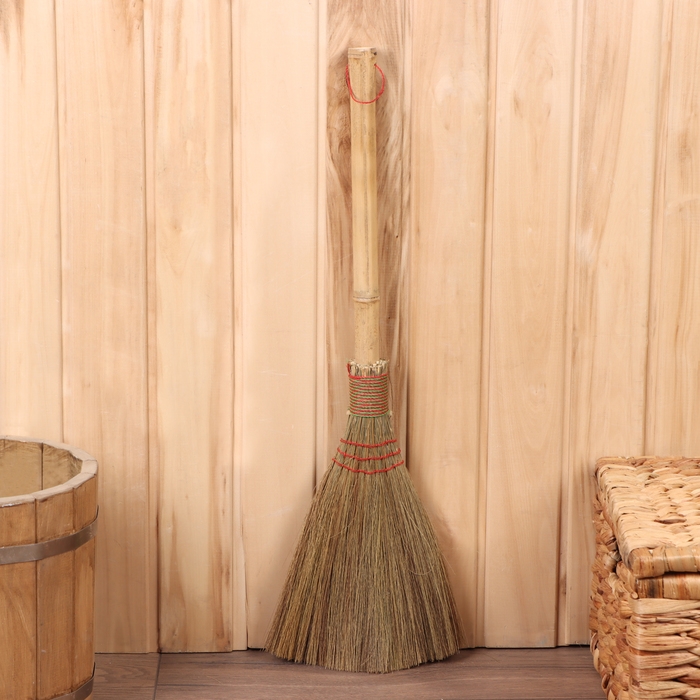 Веник рисовый с бамбуковой ручкой, 23х60 см Веник рисовый с бамбуковой ручкой, 23х60 см