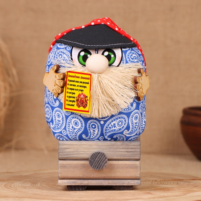 Домовой Домовой "Фома", на сундуке, 17х11х10 см