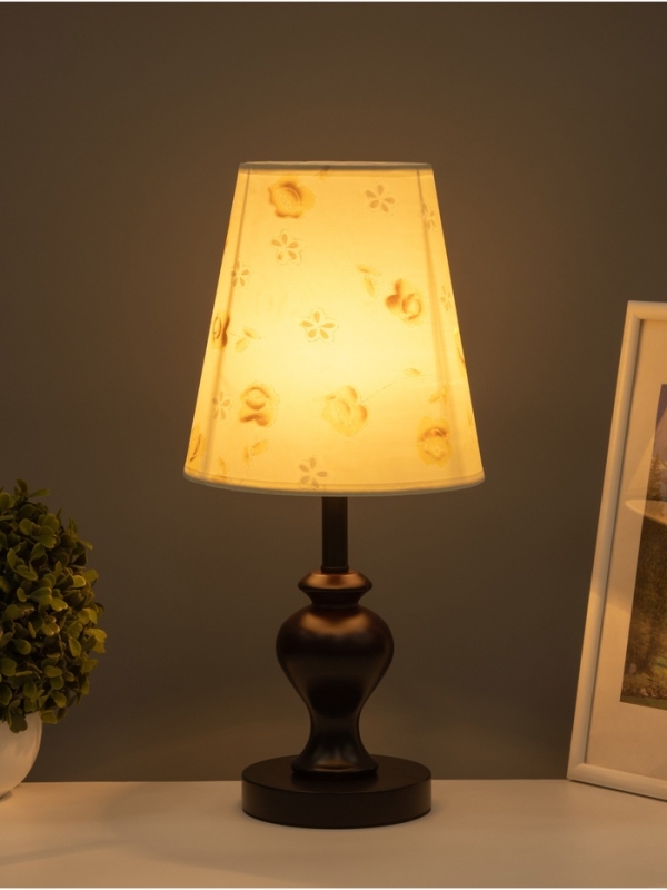 Лампа настольная BayerLux ЭКО Лампа настольная BayerLux ЭКО "Сол" 1х40Вт Е27 венге 20х20х45см