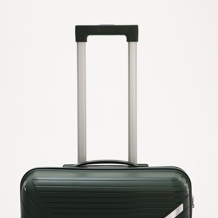 Чемодан средний 69 л (M), отдел на молнии, кодовый замок, 4 колеса, цвет зелёный Чемодан средний 69 л (M), отдел на молнии, кодовый замок, 4 колеса, цвет зелёный