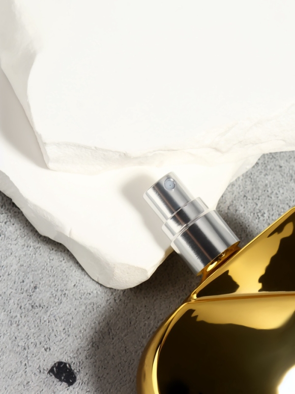 Флакон для парфюма «Сердце», стеклянный, с распылителем, 25 мл, цвет золотистый Флакон для парфюма «Сердце», стеклянный, с распылителем, 25 мл, цвет золотистый