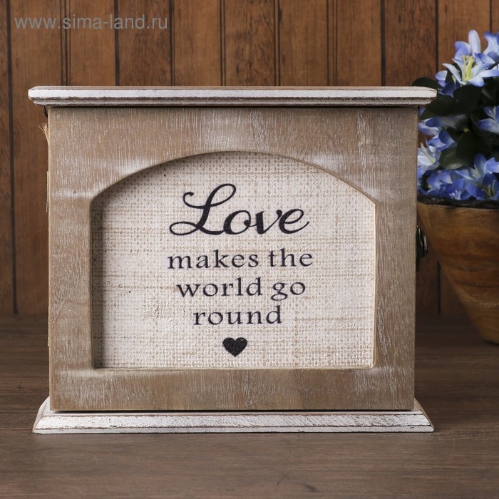 Ключница дерево 6 крючков Ключница дерево 6 крючков "Любовь заставляет мир вращаться" 20,3х24х7,3 см