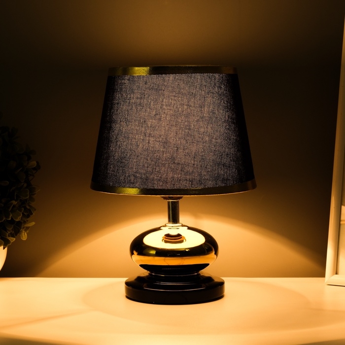 Настольная лампа с абажуром RISALUX «Капли», 1×40 Вт, Е27, чёрный /золото, 17×17×24 см Настольная лампа с абажуром RISALUX «Капли», 1×40 Вт, Е27, чёрный /золото, 17×17×24 см