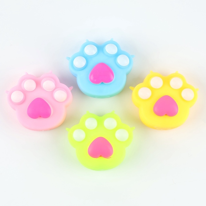 Мялка «Лапка» с пастой, цвета МИКС