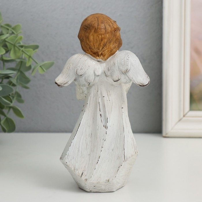 Сувенир полистоун  Сувенир полистоун "Ангел в бежевой тоге с сердечком" 6х8,5х16 см