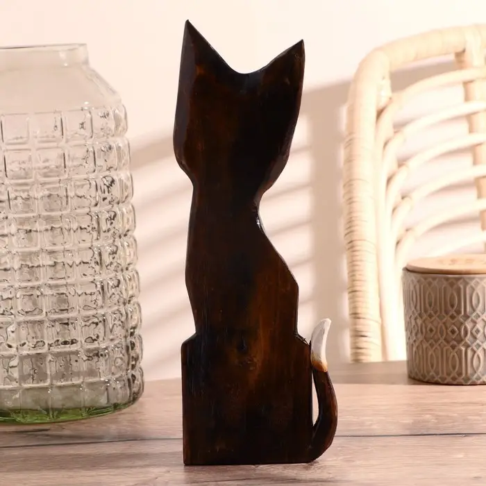 Сувенир дерево Сувенир дерево "Кошка с росписью на лапках" 30х10х3 см