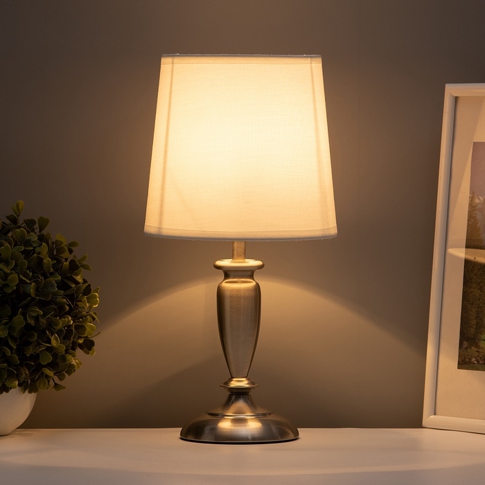 Настольная лампа с абажуром RISALUX «Флекс», Е27, 40 Вт, серебро, 17×17×35 см Настольная лампа с абажуром RISALUX «Флекс», Е27, 40 Вт, серебро, 17×17×35 см