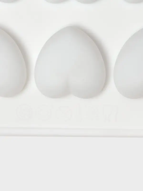 Форма для муссовых десертов и шоколада KONFINETTA &laquo;Сердца&raquo;, силикон, 29.7&times;17.3&times;1.5 см, 35 ячеек (2.7&times;2.5 см), белая