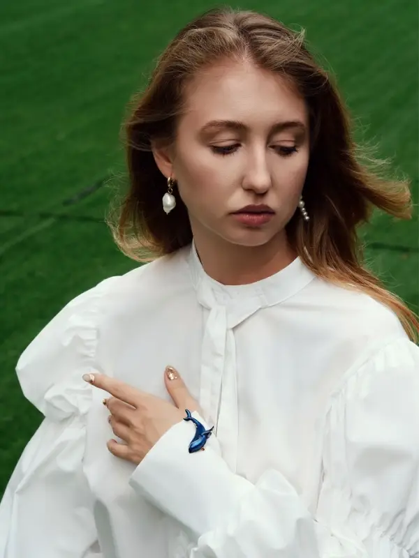 Брошь &laquo;Кит&raquo;, синяя в золоте