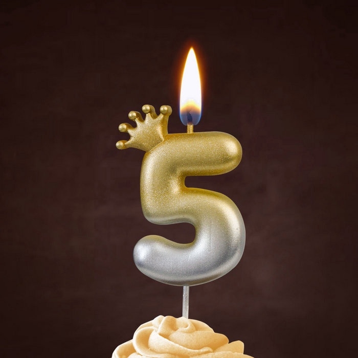 Свеча в торт «С короной», цифра 5, золото - серебро