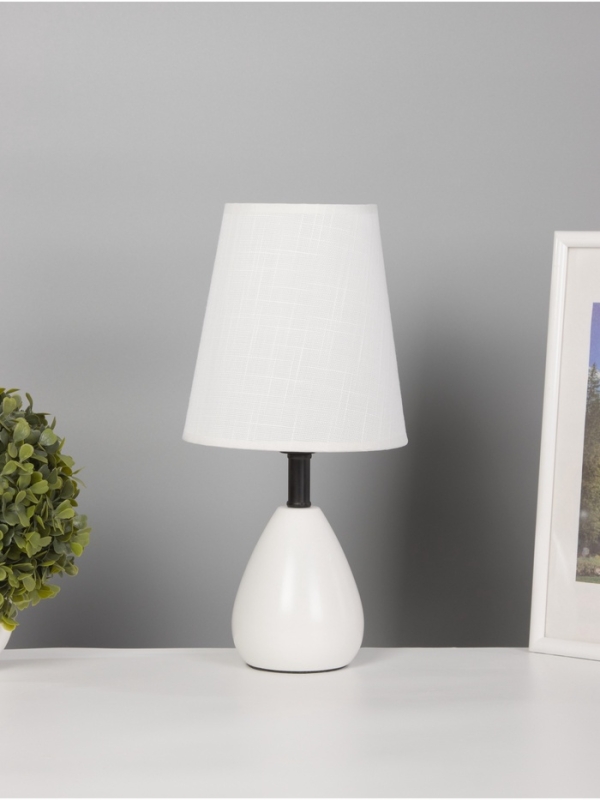 Лампа настольная BayerLux ЭКО Лампа настольная BayerLux ЭКО "Лорен" 1х40Вт Е27 белый 16х16х34см