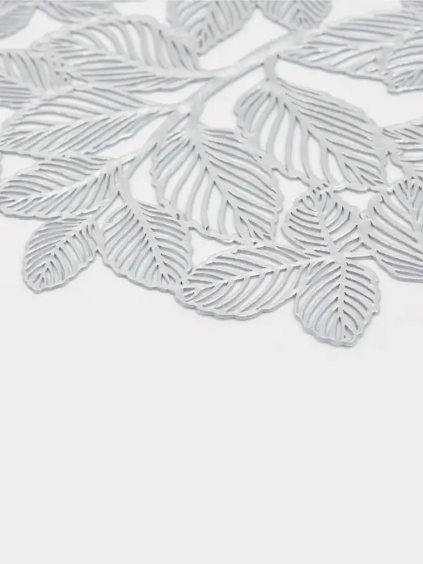Набор салфеток сервировочных на стол Доляна &laquo;Листья&raquo;, 38&times;38 см, 4 шт., ПВХ, серебристый