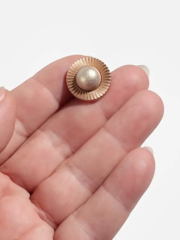 Пуговица металлическая на ножке &laquo;Сатурн&raquo;, декоративная, d=18 мм, цвет золотой