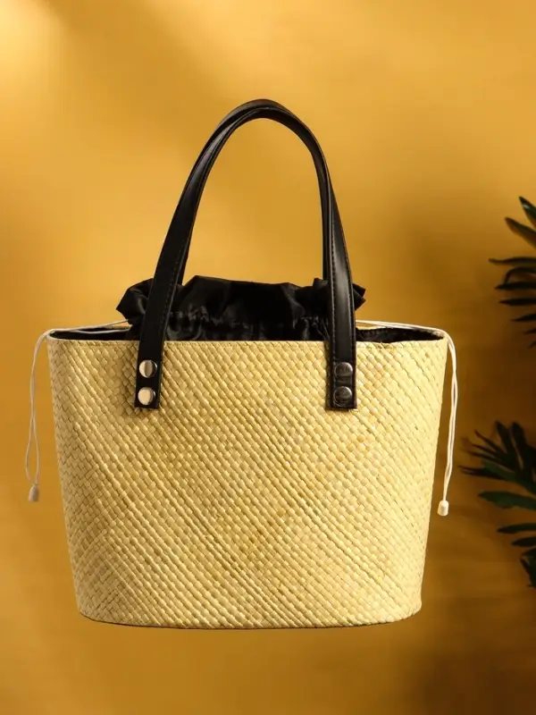 Сумка плетёная из пандана, 29×17×42 см, бежево-чёрная