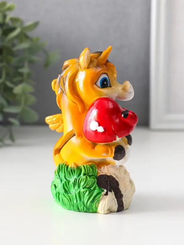 Копилка полистоун Копилка полистоун "Лошадка с мухомором" 5,5х8х12,5 см