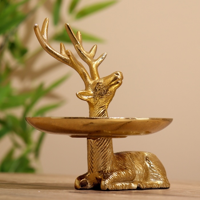 Блюдо для закусок Блюдо для закусок "Олень" алюминий 20х14х19 см