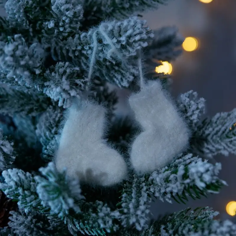 Подвеска на елку «Вьюшка», носочки, белая Подвеска на елку «Вьюшка», носочки, белая