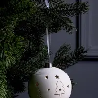 Ёлочный шар &laquo;Ёлки&raquo;, 9&times;9&times;9.8 см, 1 LED, керамика, от батареек LR44&times;2, свечение тёплое белое