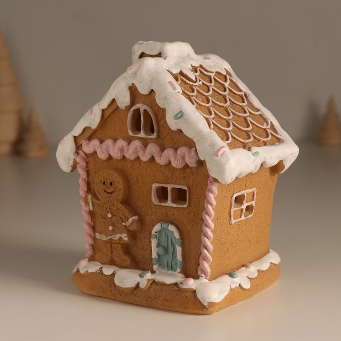 Сувенир полистоун свет Сувенир полистоун свет "Имбирный домик с печенюшкой" 11,2х9х12,8 см