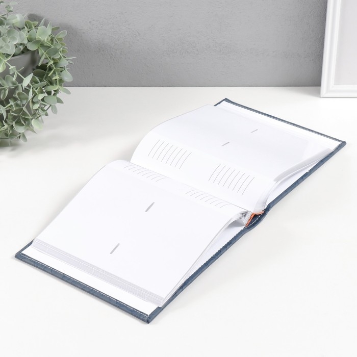 Фотоальбом на 200 фото 10х15 см кожзам Фотоальбом на 200 фото 10х15 см кожзам "Цветочная текстура" бумажные листы синий 5х23х22 см 104996