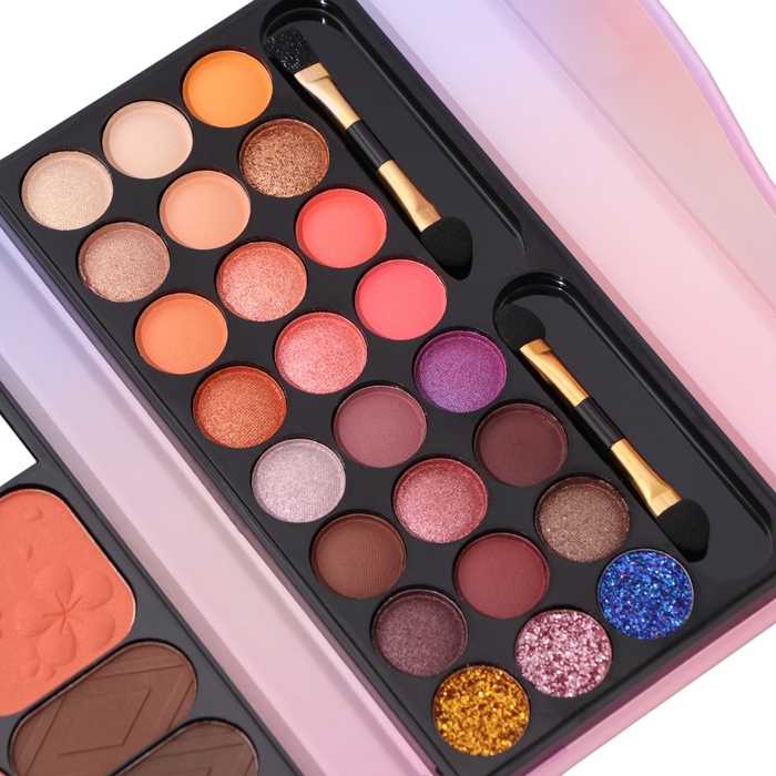 Набор декоративной косметики «Цветочная леди №1» Набор декоративной косметики «Цветочная леди №1»