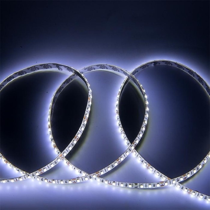 Светодиодная лента General, 12В, SMD2835, 5 м, IP65, 9.6Вт/м, 120 LED/м, 6000К Светодиодная лента General, 12В, SMD2835, 5 м, IP65, 9.6Вт/м, 120 LED/м, 6000К