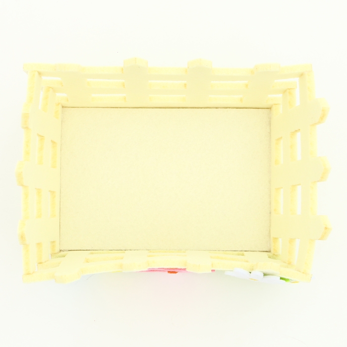 Пасхальный декор корзинка белого цвета  Пасхальный декор корзинка белого цвета "Цыпленок" 10х16х9 см