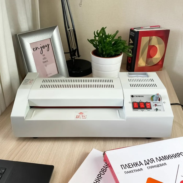 Ламинатор A4 60-250 мкм, 4 вала, скорость 62 см/мин, Гелеос  Ламинатор A4 60-250 мкм, 4 вала, скорость 62 см/мин, Гелеос "ЛМ_А4Про"