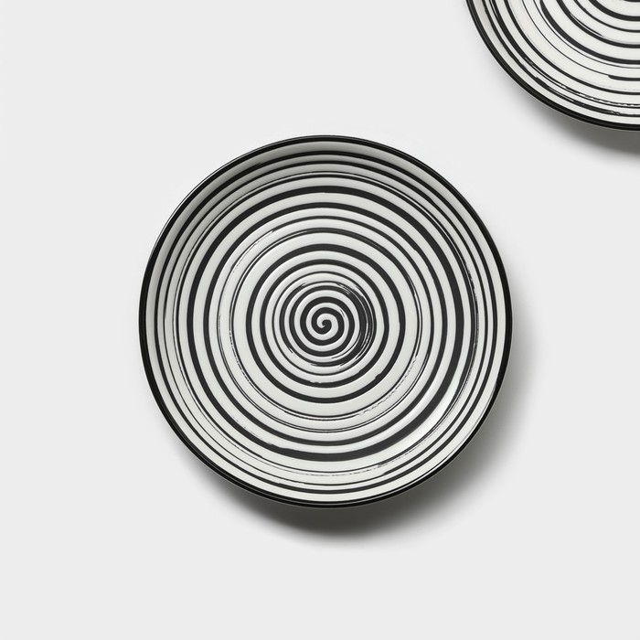 Набор тарелок фарфоровых пирожковых Magistro Hypnose, 15,3×2,3 см, 2 шт Набор тарелок фарфоровых пирожковых Magistro Hypnose, 15,3×2,3 см, 2 шт