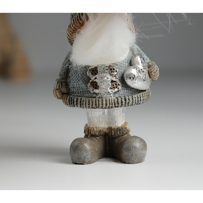 Сувенир полистоун Сувенир полистоун "Дед Мороз в колпаке с сердечком, со звёздочкой" МИКС 4,5х3х11 см