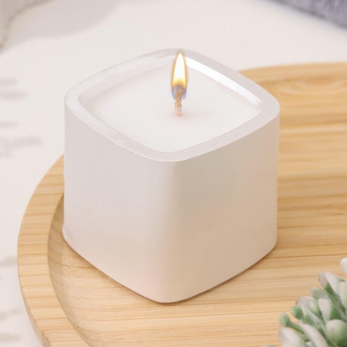Свеча  Свеча "Квадрат. Мрамор" в подсвечнике из гипса малый,5х4,5 см,белый перламутр