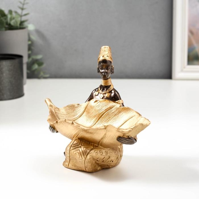 Сувенир полистоун подставка  Сувенир полистоун подставка "Африканка с золотым листом" 14х14,8х9,5 см