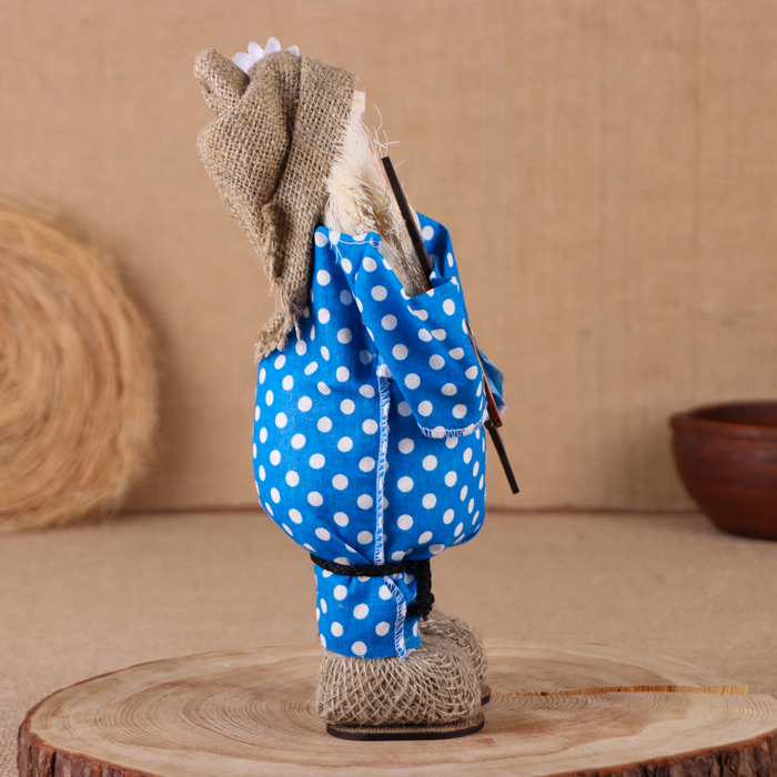 Оберег-домовой Оберег-домовой "Славуся в льняном колпаке, с рыбой ", 30х22х10 см, микс