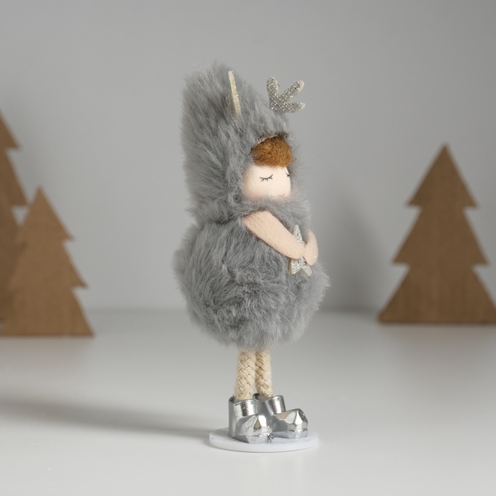 Кукла интерьерная "Малышка в серой мохнатой шубке в шапке с рожками" 5,6х6х14 см