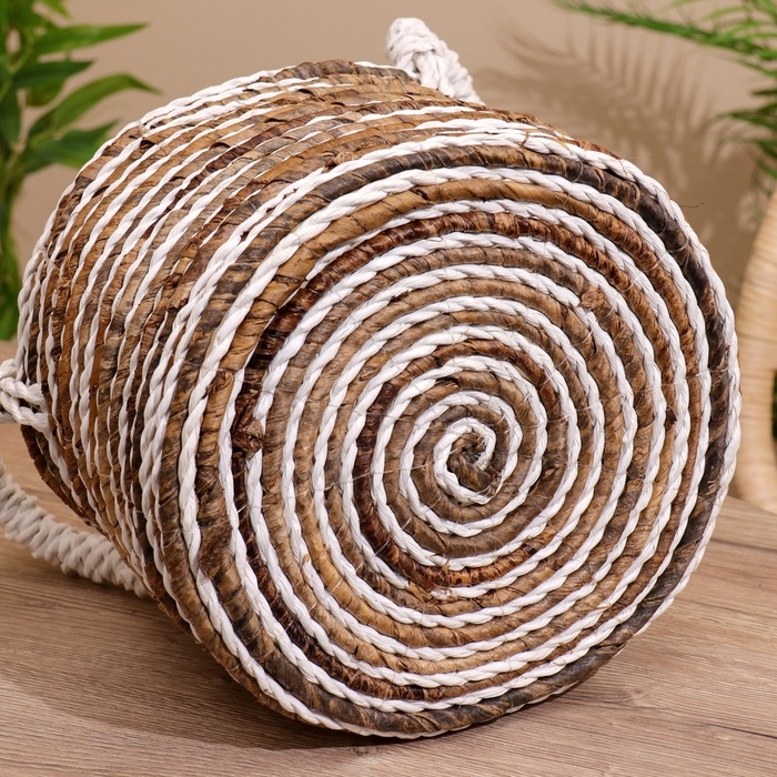 Корзина плетёная 27х27х25 см Корзина плетёная 27х27х25 см